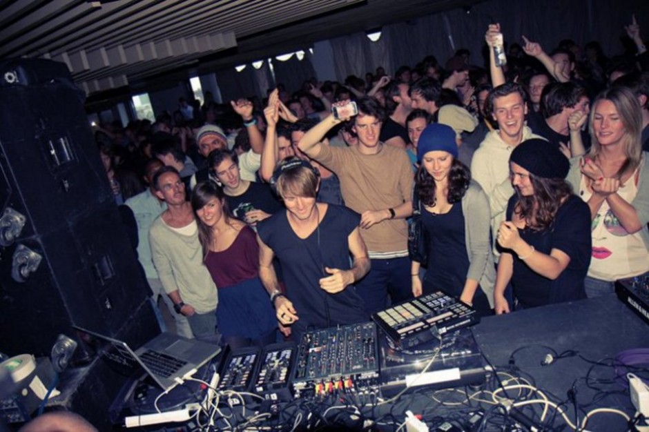 GOT TECHNO?…worth watching live techno BOILER ROOM stream sets.